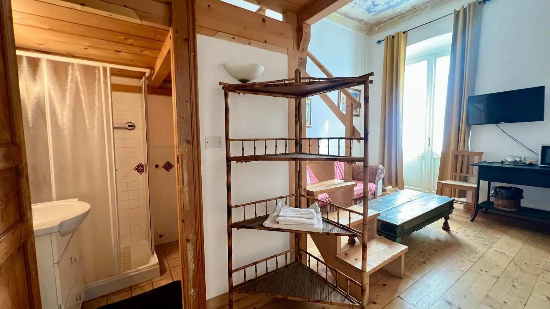 Bed & Breakfast B&B Le Finestre Su Via Cavour Sassari Italy